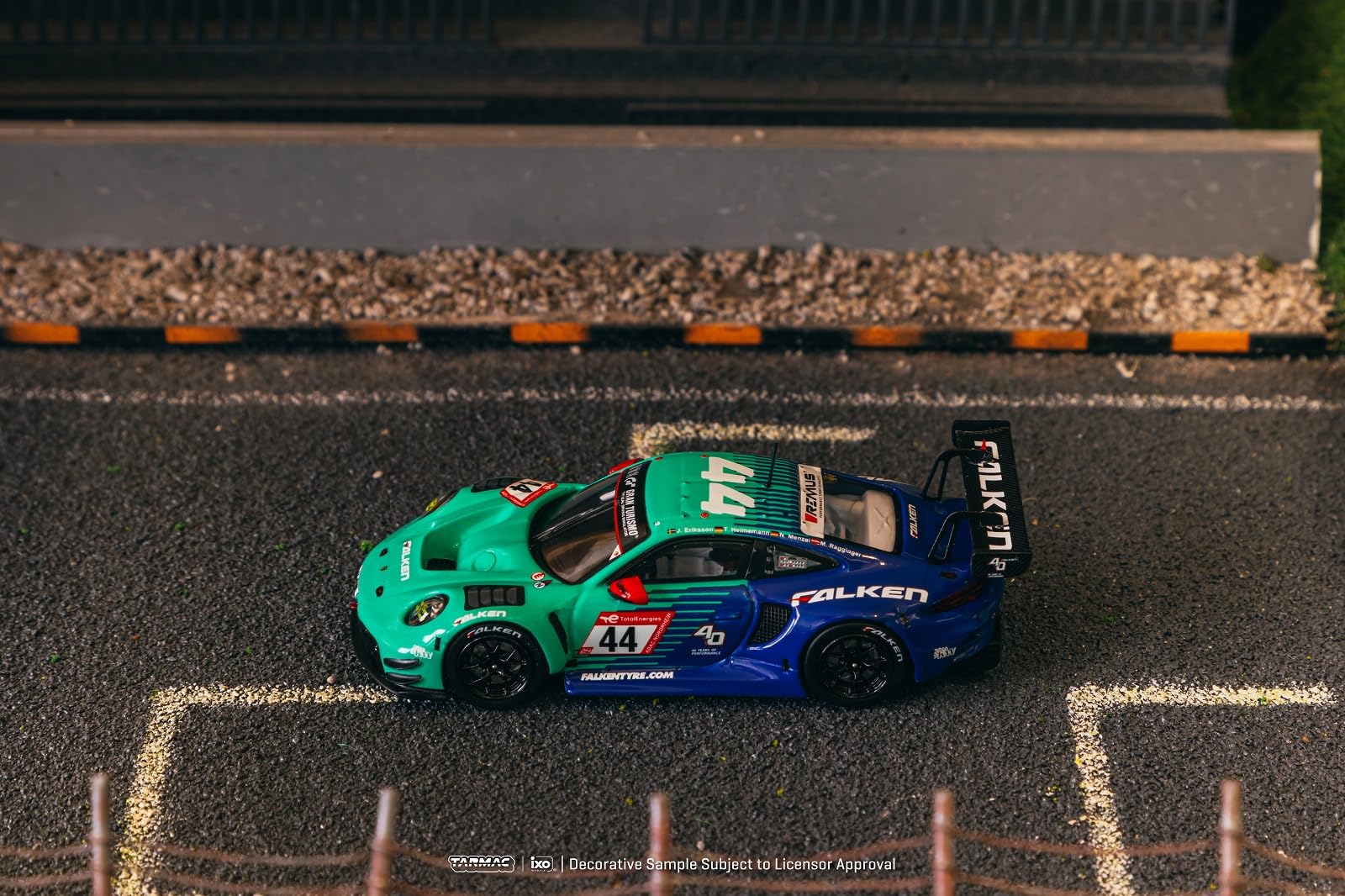 Amazon | TARMACWORKS 1/64 Porsche 911 GT3 R Nurburgring 24h